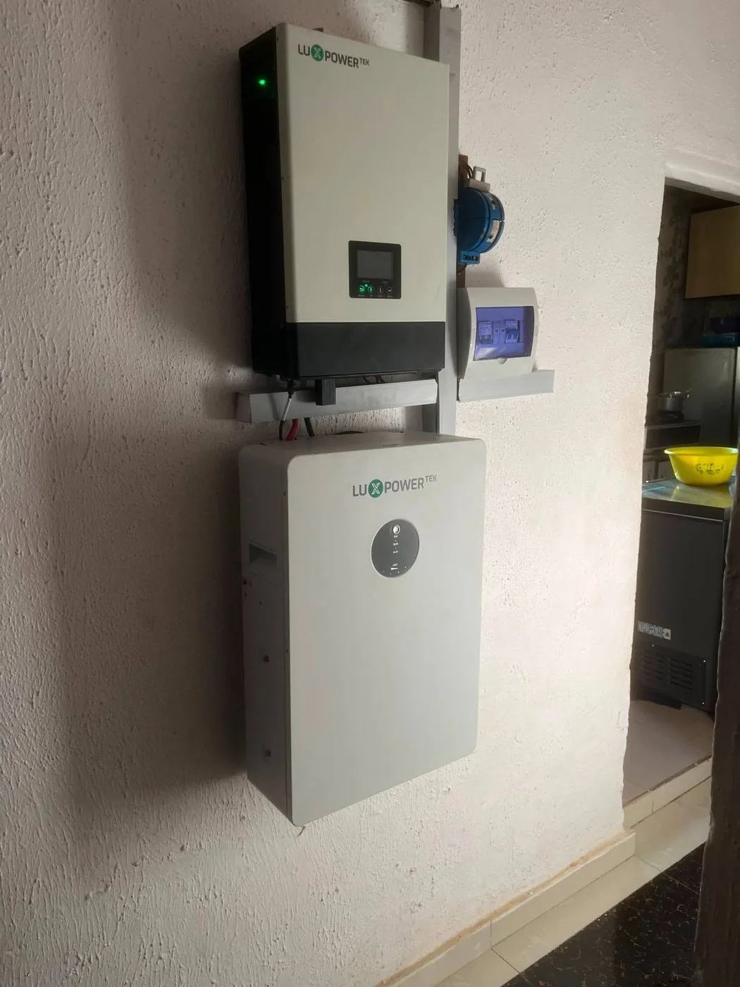 Compact residential LuxpowerTek SNA 6K and PGEM battery installation